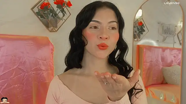 Snapshot of _Rouse_v chatting on 11.24.25 Rouse v online show from 11.24.25