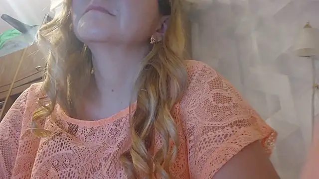 EstrellaWalters online show from 10.07.25