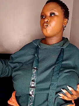 Dark Berry 26 online show from 04.18.26