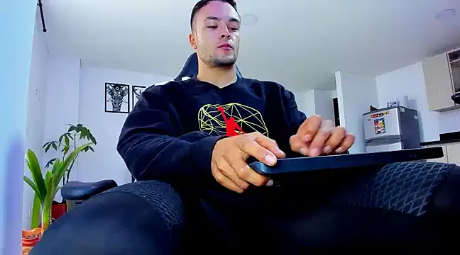 alexander collin02 online show from 02.21.25