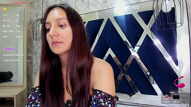  alaia collway  online show from 01.23.25