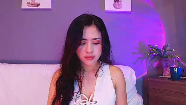 Snapshot of adara_johnson__ chatting on 04.05.26 adara johnson online show from 04.05.26