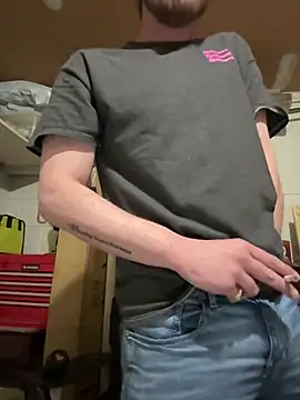 Snapshot of BigJohnson06 chatting on 04.13.26 BigJohnson06 online show from 04.13.26