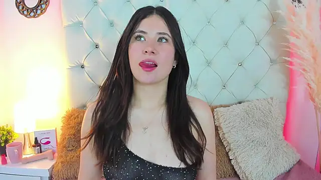 Snapshot of ValeryLovee chatting on 01.28.25 ValeryLovee online show from 01.28.25