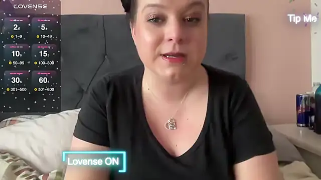 NaughtyWifeUK online show from 12.14.24