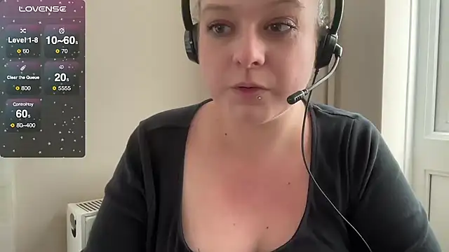 NaughtyWifeUK online show from 04.15.26