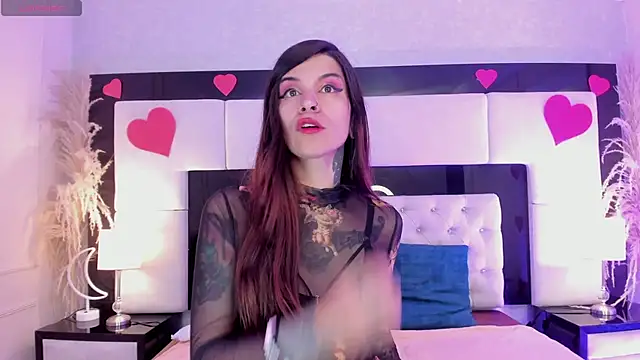 Snapshot of Maddissonlove chatting on 02.12.25 Maddissonlove online show from 02.12.25