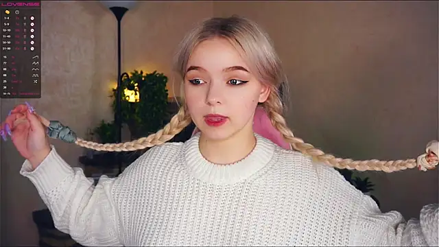 ZaraCreedon online show from 02.08.25