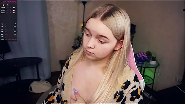 ZaraCreedon online show from 02.10.25