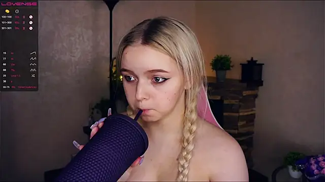 ZaraCreedon online show from 02.15.25