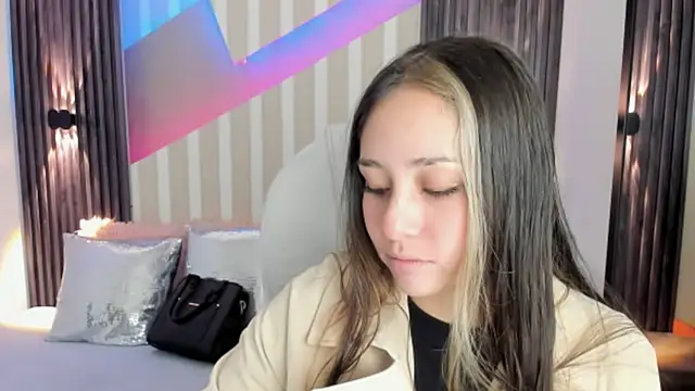 emily layton online show from 10.13.25