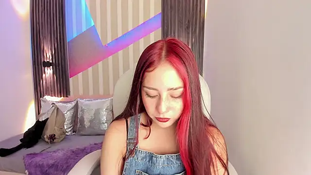 emily layton online show from 11.04.25