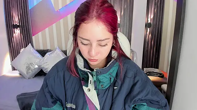 emily layton online show from 11.11.25