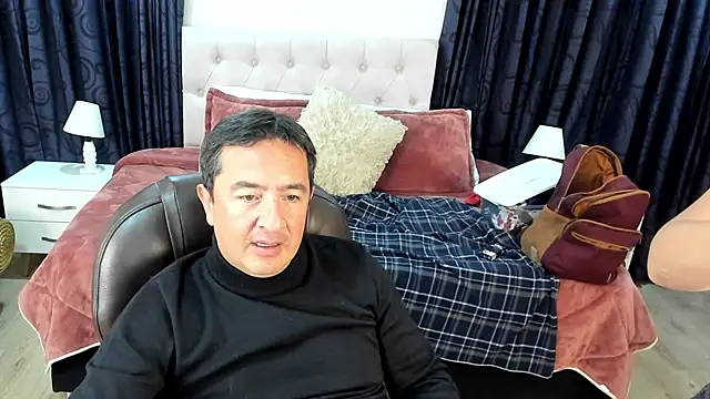 Snapshot of Sam_and_molly_ chatting on 01.23.25 Sam and molly online show from 01.23.25