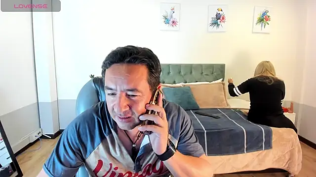 Snapshot of Sam_and_molly_ chatting on 02.02.25 Sam and molly online show from 02.02.25