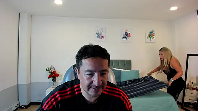 Snapshot of Sam_and_molly_ chatting on 02.11.25 Sam and molly online show from 02.11.25