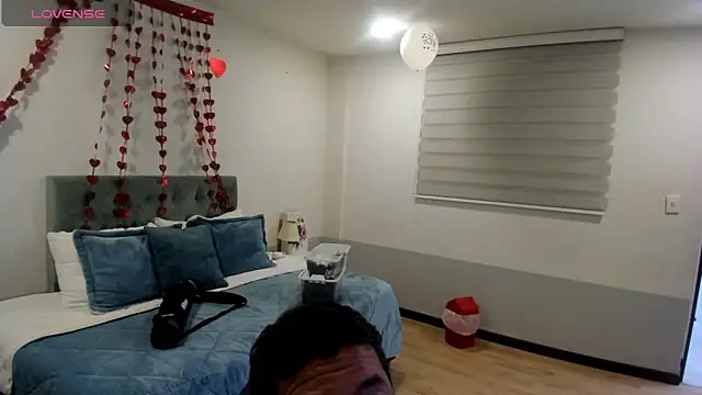 Snapshot of Sam_and_molly_ chatting on 02.18.25 Sam and molly online show from 02.18.25