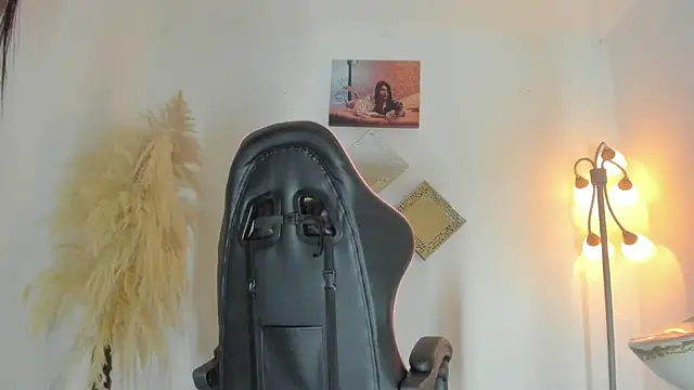 Snapshot of kattadoll chatting on 02.28.26 kattadoll online show from 02.28.26