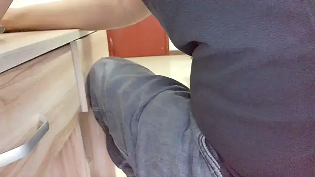 huzi518 online show from 10.18.25