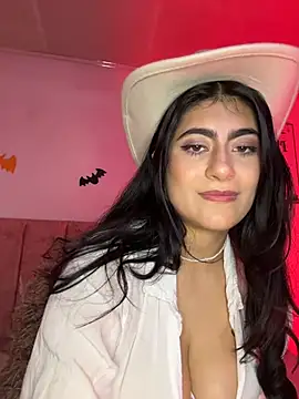 Snapshot of miakhalifaaa_ chatting on 10.29.25 miakhalifaaa online show from 10.29.25