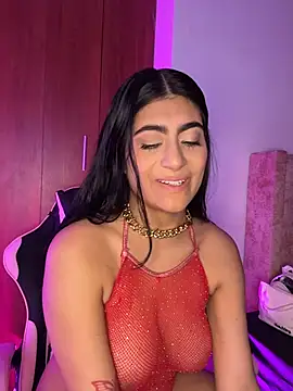 Snapshot of miakhalifaaa_ chatting on 11.20.25 miakhalifaaa online show from 11.20.25