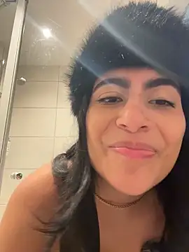 Snapshot of miakhalifaaa_ chatting on 12.05.25 miakhalifaaa online show from 12.05.25