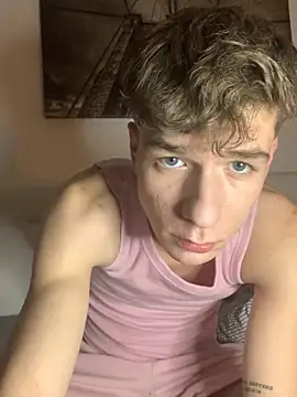 Snapshot of MiguelRausch chatting on 10.29.25 MiguelRausch online show from 10.29.25