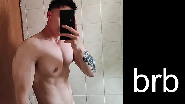 Snapshot of Leoknight chatting on 02.10.25 Leoknight online show from 02.10.25