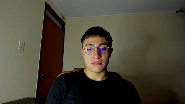 Snapshot of Leoknight chatting on 02.15.25 Leoknight online show from 02.15.25