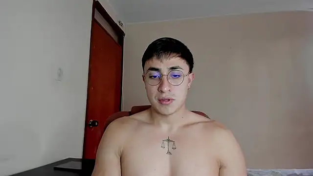 Snapshot of Leoknight chatting on 03.21.25 Leoknight online show from 03.21.25