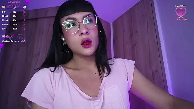 Kiitygirl online show from 02.05.25