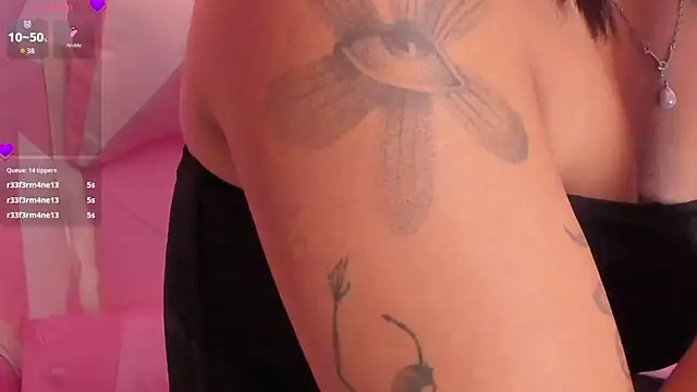 Snapshot of soy_jess03 chatting on 10.13.25 soy jess03 online show from 10.13.25