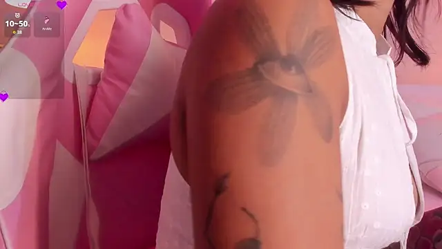 Snapshot of soy_jess03 chatting on 10.14.25 soy jess03 online show from 10.14.25