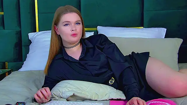 CrystalLyons online show from 03.12.25