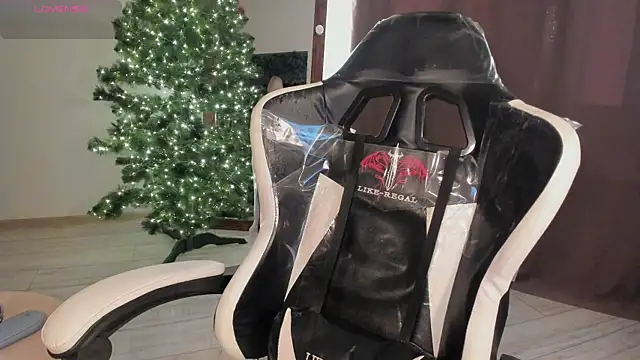 Lana Younes online show from 01.20.25