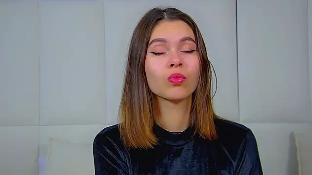 PollyLanders online show from 10.06.25