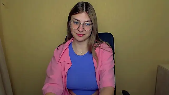 Luna Lush  online show from 10.07.25