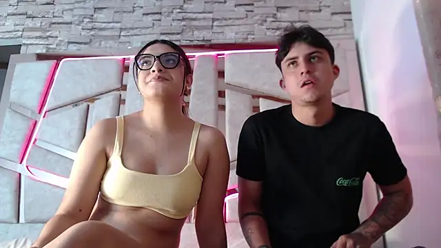 Snapshot of mia_and_austin chatting on 01.16.25 mia and austin online show from 01.16.25