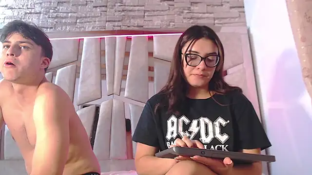 Snapshot of mia_and_austin chatting on 02.07.25 mia and austin online show from 02.07.25