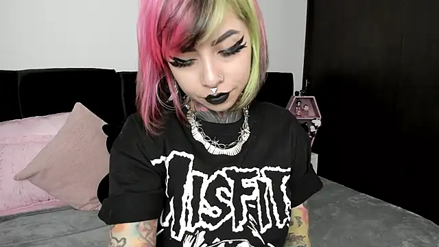 NikkiRamone online show from 12.24.24