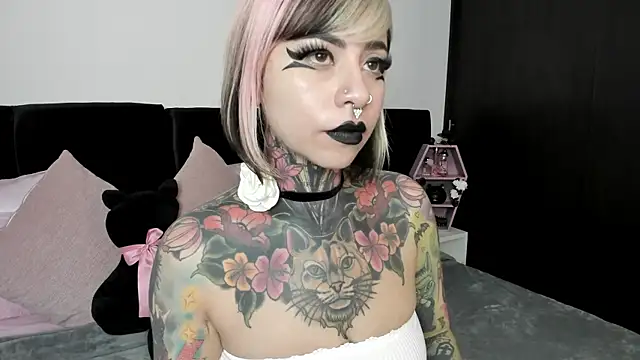 NikkiRamone online show from 01.08.25