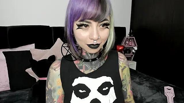 NikkiRamone online show from 02.15.25