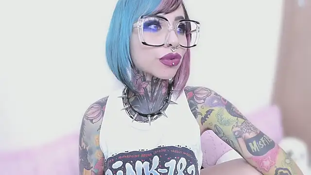 NikkiRamone online show from 09.30.25