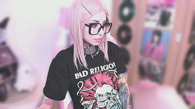 NikkiRamone online show from 01.07.26