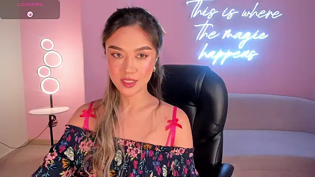 RebeccaHudson online show from 03.14.25