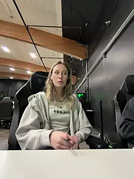 M1ssyk1ssy online show from 04.08.26