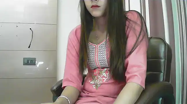 collage hoty online show from 03.05.25