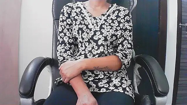 Snapshot of collage_hoty chatting on 04.13.26 collage hoty online show from 04.13.26