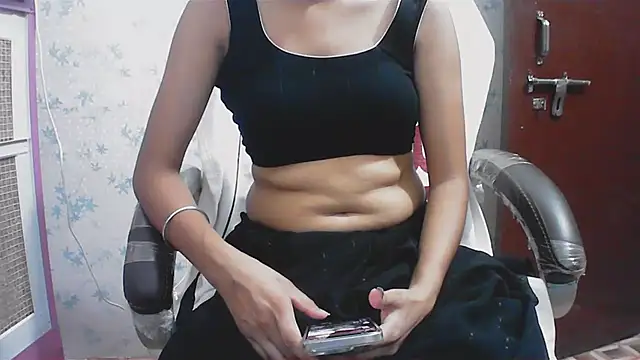 Snapshot of collage_hoty chatting on 05.18.26 collage hoty online show from 05.18.26