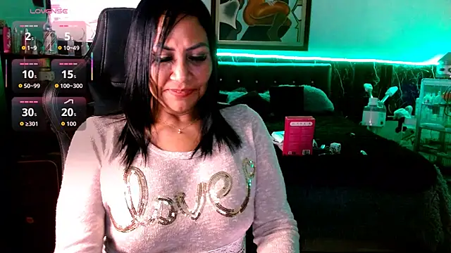 Snapshot of Demion_prince chatting on 12.21.25 Demion prince online show from 12.21.25